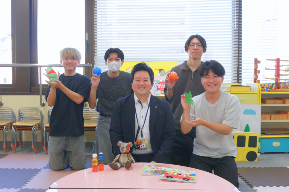 ライターズと松村先生の集合写真
総人数5名